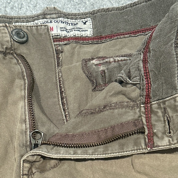 American Eagle Shorts Mens Size 32 Tan Green Cargo Distressed Midrise 12" Inseam - Picture 8 of 12